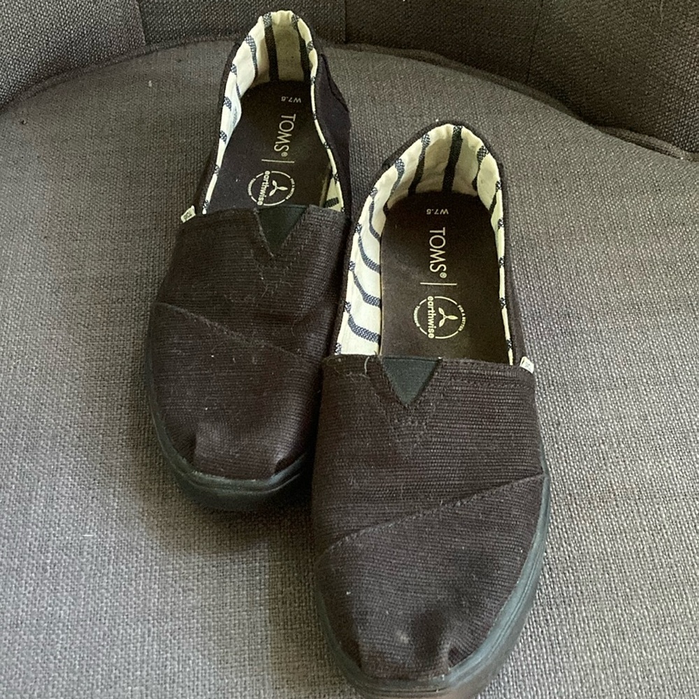 Like new women’s Tom’s shoes!